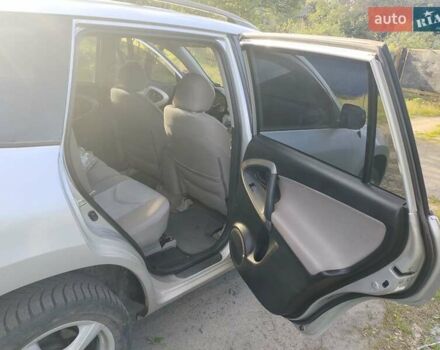 Серый Тойота РАВ 4, объемом двигателя 2.36 л и пробегом 196 тыс. км за 9500 $, фото 7 на Automoto.ua