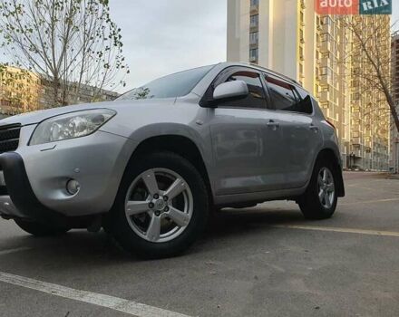 Сірий Тойота РАВ 4, об'ємом двигуна 2 л та пробігом 238 тис. км за 9500 $, фото 1 на Automoto.ua