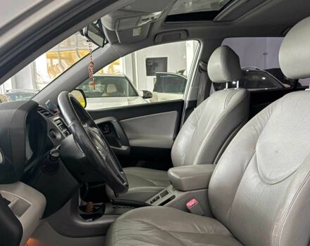 Серый Тойота РАВ 4, объемом двигателя 2.4 л и пробегом 144 тыс. км за 11000 $, фото 8 на Automoto.ua