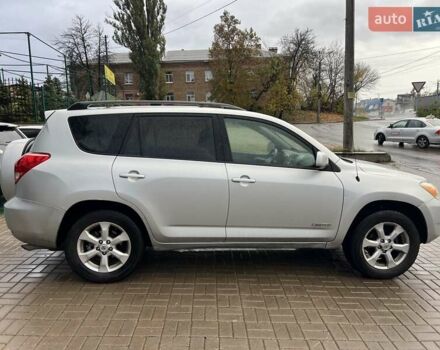 Серый Тойота РАВ 4, объемом двигателя 2.4 л и пробегом 143 тыс. км за 8500 $, фото 3 на Automoto.ua