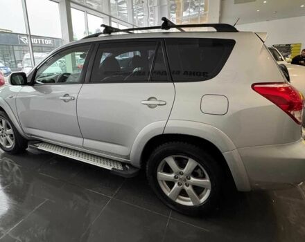 Серый Тойота РАВ 4, объемом двигателя 2.4 л и пробегом 144 тыс. км за 11000 $, фото 3 на Automoto.ua