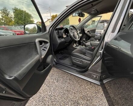 Серый Тойота РАВ 4, объемом двигателя 2.2 л и пробегом 177 тыс. км за 2800 $, фото 13 на Automoto.ua