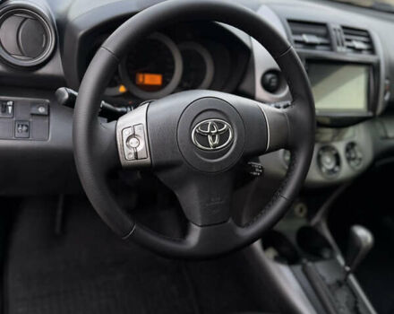 Сірий Тойота РАВ 4, об'ємом двигуна 2 л та пробігом 225 тис. км за 8500 $, фото 3 на Automoto.ua