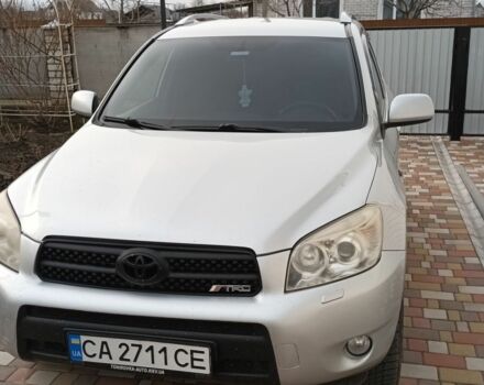 Серый Тойота РАВ 4, объемом двигателя 2 л и пробегом 202 тыс. км за 8500 $, фото 1 на Automoto.ua