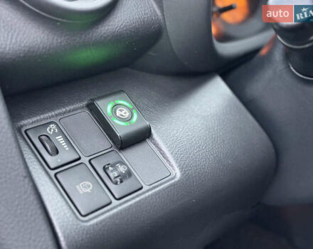 Серый Тойота РАВ 4, объемом двигателя 2 л и пробегом 172 тыс. км за 9500 $, фото 23 на Automoto.ua