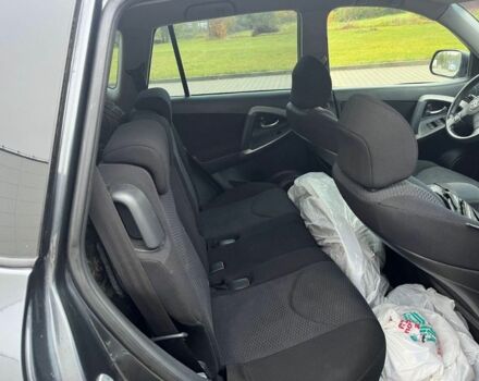 Серый Тойота РАВ 4, объемом двигателя 2.2 л и пробегом 350 тыс. км за 5100 $, фото 7 на Automoto.ua