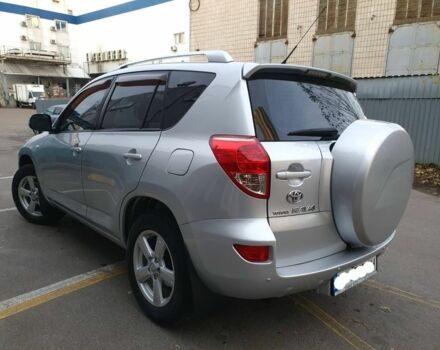Серый Тойота РАВ 4, объемом двигателя 2 л и пробегом 238 тыс. км за 9500 $, фото 2 на Automoto.ua