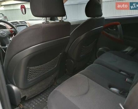 Сірий Тойота РАВ 4, об'ємом двигуна 2 л та пробігом 238 тис. км за 9500 $, фото 5 на Automoto.ua