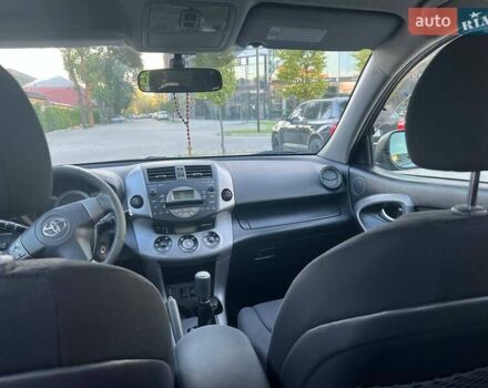 Серый Тойота РАВ 4, объемом двигателя 2 л и пробегом 243 тыс. км за 8800 $, фото 20 на Automoto.ua
