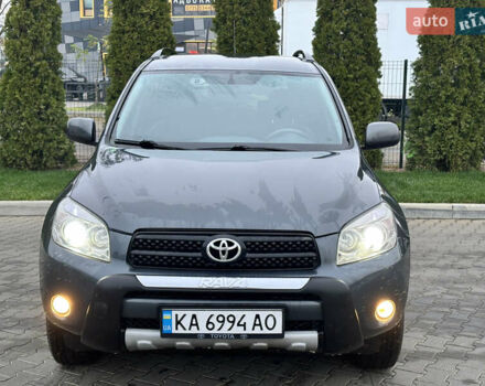 Серый Тойота РАВ 4, объемом двигателя 2 л и пробегом 172 тыс. км за 9500 $, фото 2 на Automoto.ua