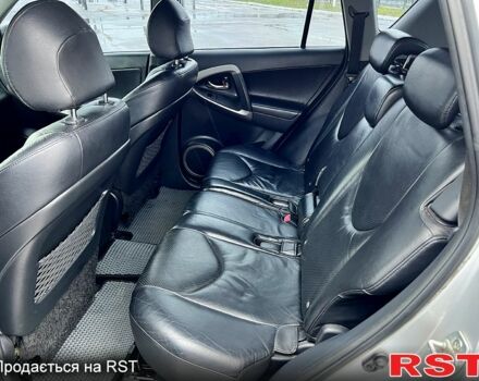 Серый Тойота РАВ 4, объемом двигателя 2 л и пробегом 226 тыс. км за 7999 $, фото 3 на Automoto.ua