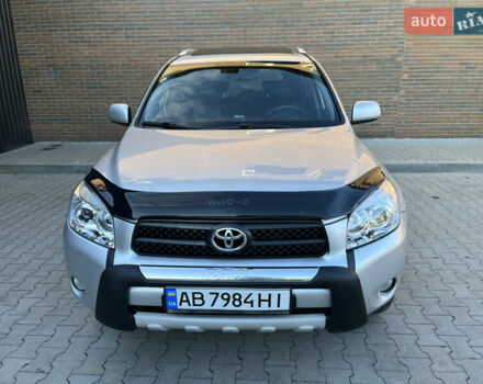 Сірий Тойота РАВ 4, об'ємом двигуна 2 л та пробігом 233 тис. км за 11300 $, фото 2 на Automoto.ua