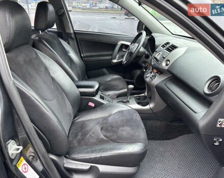 Серый Тойота РАВ 4, объемом двигателя 2 л и пробегом 172 тыс. км за 9500 $, фото 20 на Automoto.ua