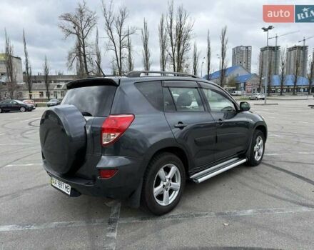 Серый Тойота РАВ 4, объемом двигателя 2 л и пробегом 146 тыс. км за 8600 $, фото 1 на Automoto.ua