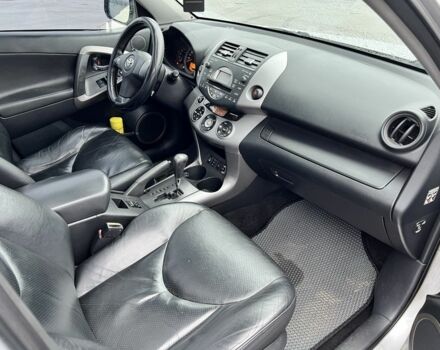 Серый Тойота РАВ 4, объемом двигателя 2 л и пробегом 226 тыс. км за 7999 $, фото 17 на Automoto.ua