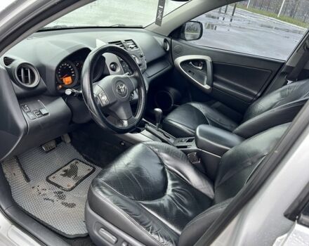 Серый Тойота РАВ 4, объемом двигателя 2 л и пробегом 226 тыс. км за 7999 $, фото 21 на Automoto.ua