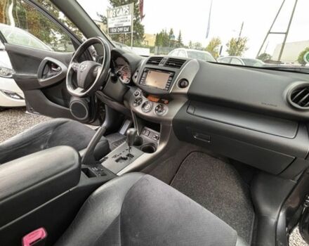 Серый Тойота РАВ 4, объемом двигателя 2.2 л и пробегом 177 тыс. км за 2800 $, фото 5 на Automoto.ua