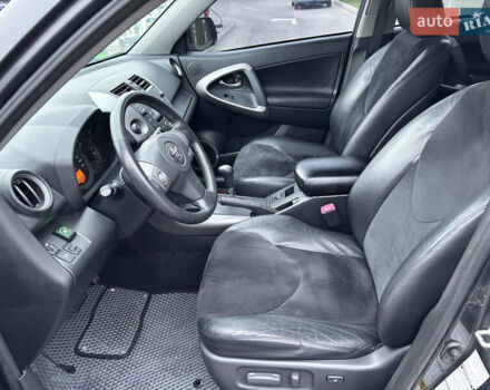 Серый Тойота РАВ 4, объемом двигателя 2 л и пробегом 172 тыс. км за 9500 $, фото 14 на Automoto.ua