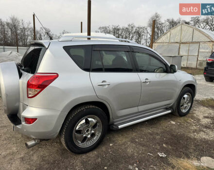 Сірий Тойота РАВ 4, об'ємом двигуна 2 л та пробігом 225 тис. км за 8500 $, фото 5 на Automoto.ua