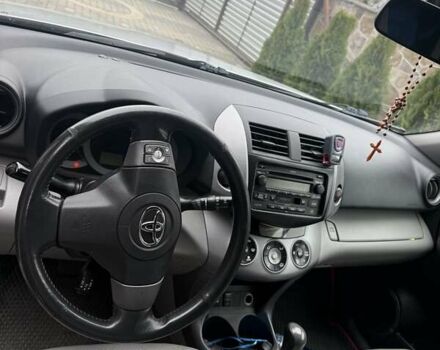 Сірий Тойота РАВ 4, об'ємом двигуна 2.4 л та пробігом 144 тис. км за 11200 $, фото 16 на Automoto.ua