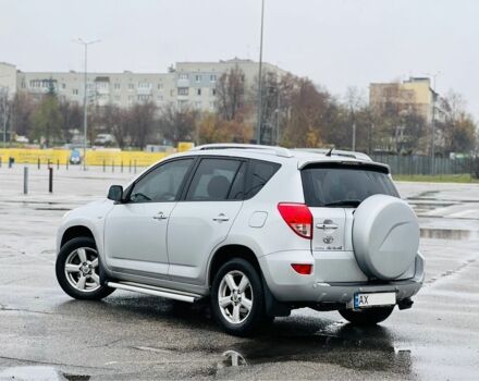 Серый Тойота РАВ 4, объемом двигателя 2 л и пробегом 226 тыс. км за 7999 $, фото 3 на Automoto.ua
