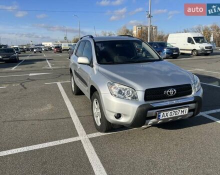 Серый Тойота РАВ 4, объемом двигателя 2.23 л и пробегом 279 тыс. км за 10100 $, фото 2 на Automoto.ua