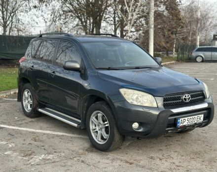 Серый Тойота РАВ 4, объемом двигателя 2 л и пробегом 215 тыс. км за 8700 $, фото 4 на Automoto.ua