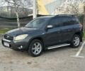 Серый Тойота РАВ 4, объемом двигателя 2 л и пробегом 215 тыс. км за 8700 $, фото 1 на Automoto.ua