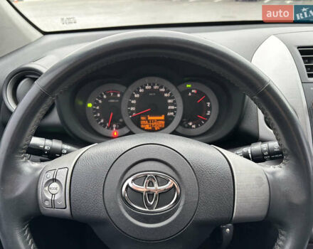 Серый Тойота РАВ 4, объемом двигателя 2 л и пробегом 172 тыс. км за 9500 $, фото 25 на Automoto.ua