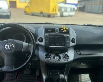 Серый Тойота РАВ 4, объемом двигателя 2 л и пробегом 257 тыс. км за 8200 $, фото 6 на Automoto.ua