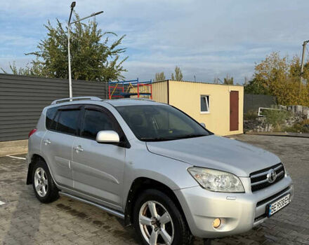 Серый Тойота РАВ 4, объемом двигателя 2 л и пробегом 240 тыс. км за 8700 $, фото 1 на Automoto.ua