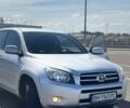 Сірий Тойота РАВ 4, об'ємом двигуна 2.2 л та пробігом 315 тис. км за 11499 $, фото 1 на Automoto.ua