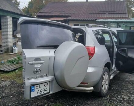 Серый Тойота РАВ 4, объемом двигателя 2.36 л и пробегом 146 тыс. км за 10900 $, фото 1 на Automoto.ua