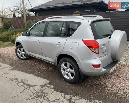 Серый Тойота РАВ 4, объемом двигателя 2 л и пробегом 195 тыс. км за 8000 $, фото 3 на Automoto.ua