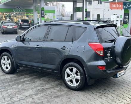 Серый Тойота РАВ 4, объемом двигателя 2 л и пробегом 172 тыс. км за 9500 $, фото 4 на Automoto.ua