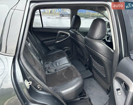 Серый Тойота РАВ 4, объемом двигателя 2 л и пробегом 172 тыс. км за 9500 $, фото 17 на Automoto.ua