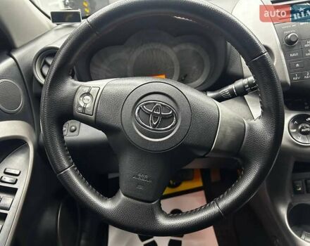 Серый Тойота РАВ 4, объемом двигателя 2 л и пробегом 220 тыс. км за 9300 $, фото 7 на Automoto.ua