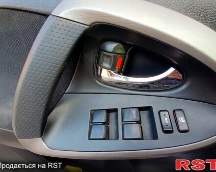 Серый Тойота РАВ 4, объемом двигателя 2 л и пробегом 201 тыс. км за 9200 $, фото 12 на Automoto.ua