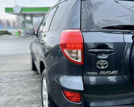 Серый Тойота РАВ 4, объемом двигателя 2 л и пробегом 172 тыс. км за 9500 $, фото 6 на Automoto.ua
