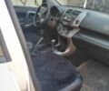 Сірий Тойота РАВ 4, об'ємом двигуна 2 л та пробігом 230 тис. км за 9700 $, фото 2 на Automoto.ua