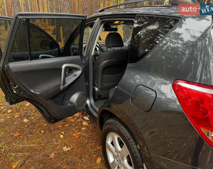 Серый Тойота РАВ 4, объемом двигателя 2 л и пробегом 232 тыс. км за 11500 $, фото 30 на Automoto.ua