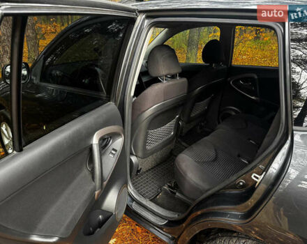 Серый Тойота РАВ 4, объемом двигателя 2 л и пробегом 232 тыс. км за 11500 $, фото 14 на Automoto.ua