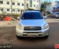 Сірий Тойота РАВ 4, об'ємом двигуна 2.4 л та пробігом 230 тис. км за 9000 $, фото 1 на Automoto.ua