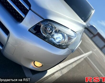 Серый Тойота РАВ 4, объемом двигателя 2.2 л и пробегом 315 тыс. км за 11499 $, фото 1 на Automoto.ua