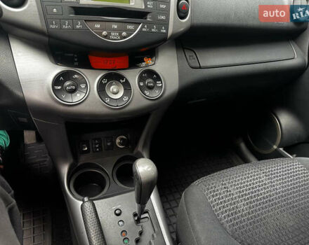 Серый Тойота РАВ 4, объемом двигателя 2 л и пробегом 232 тыс. км за 11500 $, фото 44 на Automoto.ua