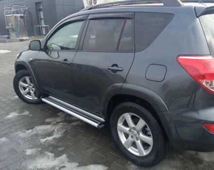 Тойота РАВ 4 2007 у Теребовле на Automoto.ua Сірий Тойота РАВ 4, об'ємом двигуна 2.2 л та пробігом 263 тис. км за 9200 $, фото 4 на Automoto.ua