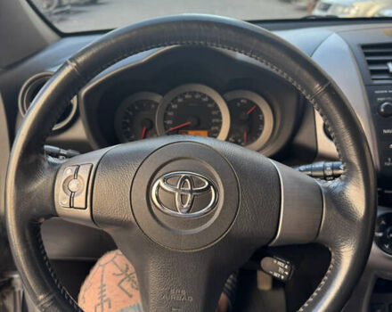 Сірий Тойота РАВ 4, об'ємом двигуна 2 л та пробігом 305 тис. км за 9500 $, фото 10 на Automoto.ua