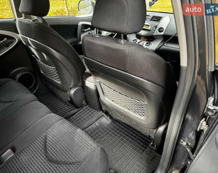 Серый Тойота РАВ 4, объемом двигателя 2 л и пробегом 232 тыс. км за 11500 $, фото 25 на Automoto.ua