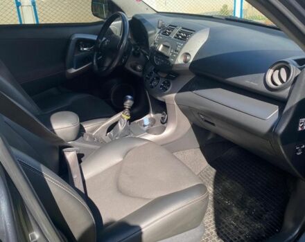 Сірий Тойота РАВ 4, об'ємом двигуна 2.2 л та пробігом 220 тис. км за 8300 $, фото 8 на Automoto.ua