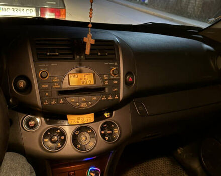 Серый Тойота РАВ 4, объемом двигателя 2.2 л и пробегом 238 тыс. км за 9500 $, фото 10 на Automoto.ua